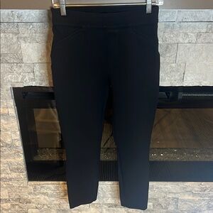 SPANX Black Ankle Cropped Pants with Elastic Waistband size Small Petite